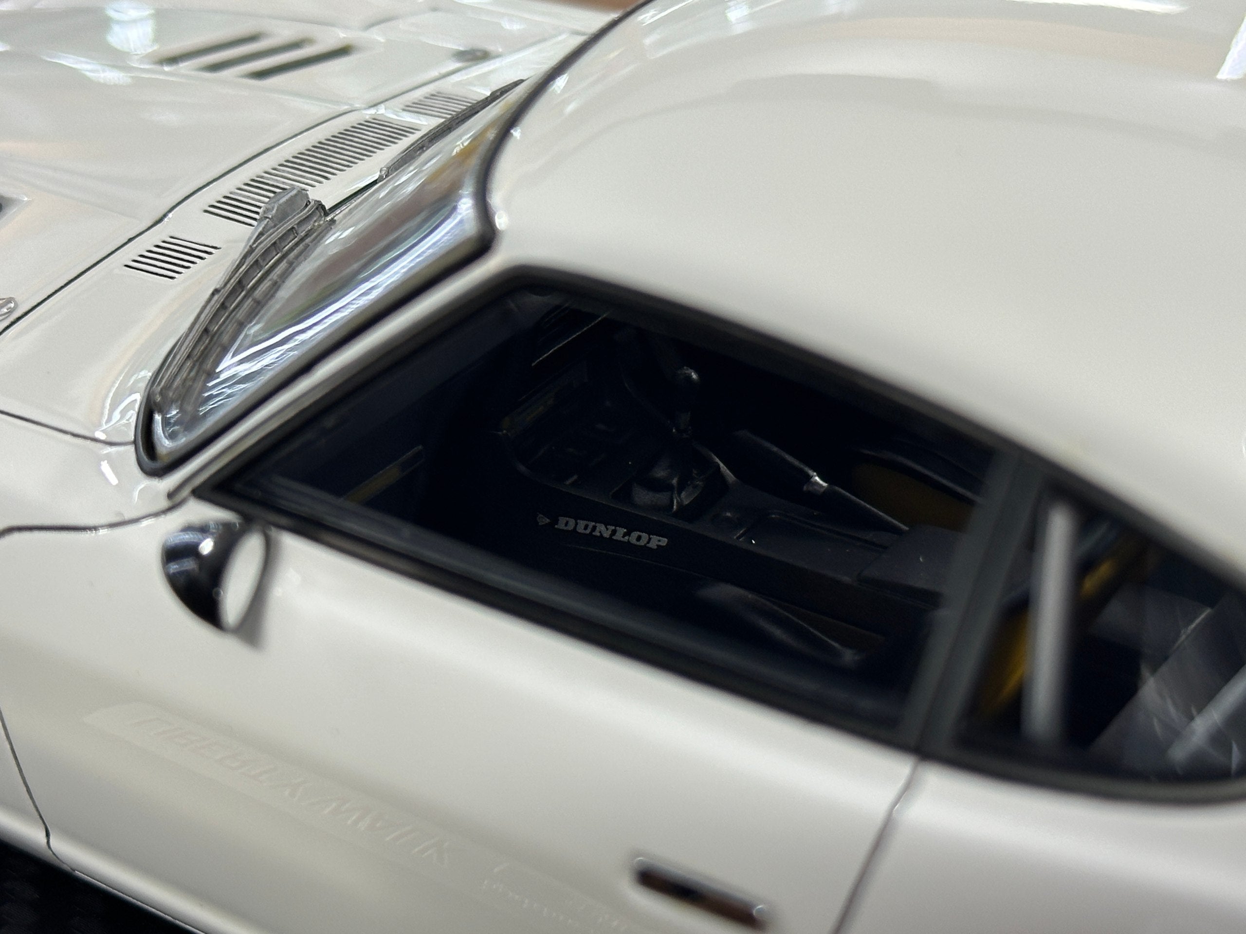 LB-WORKS Nissan Fairlady Z S30 F31 White 1/18 Resin Model