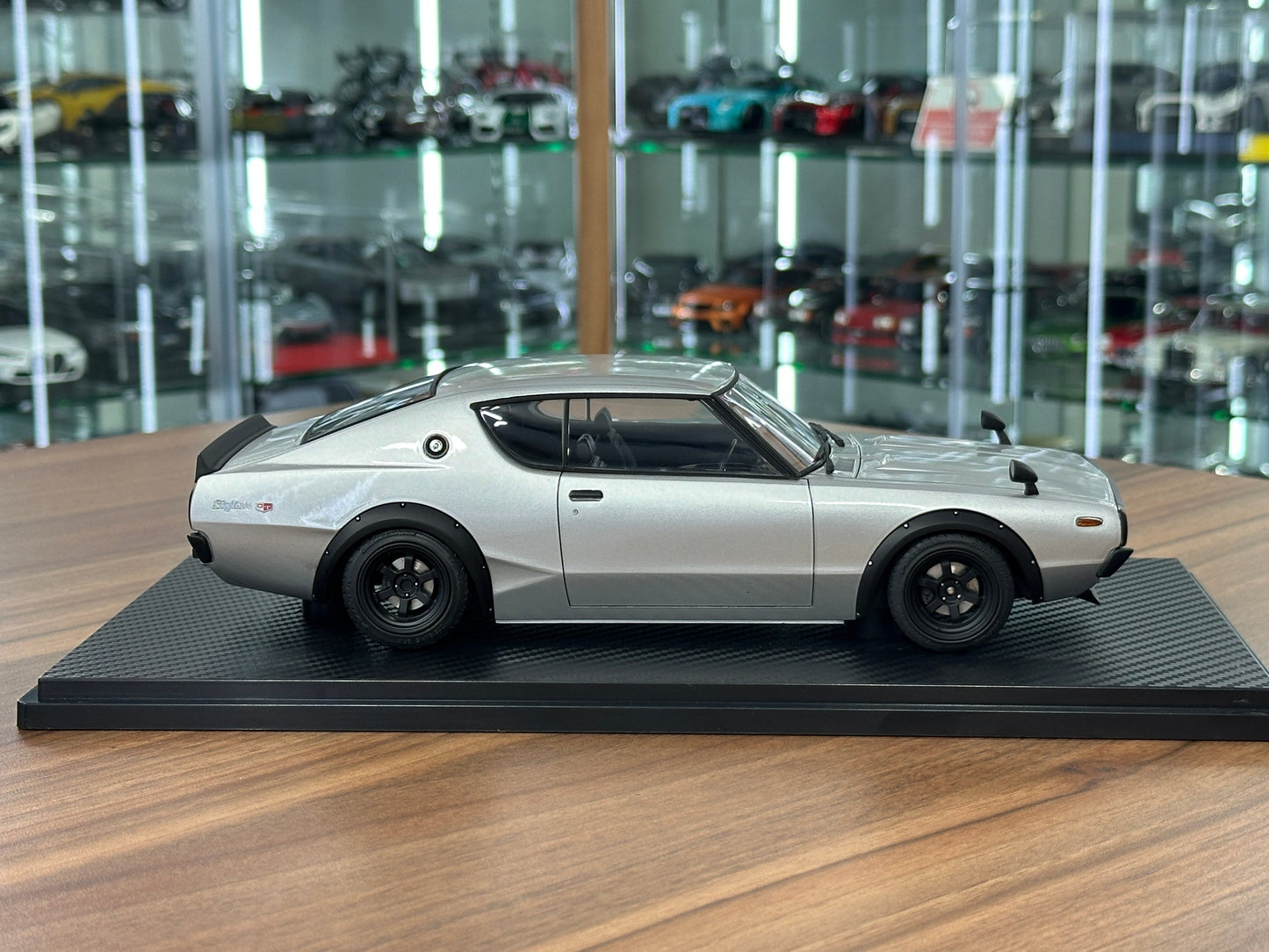 1/18 Resin Ignition Model Nissan Skyline 2000 GT-R KPGC110 – Silver Custom Ver.