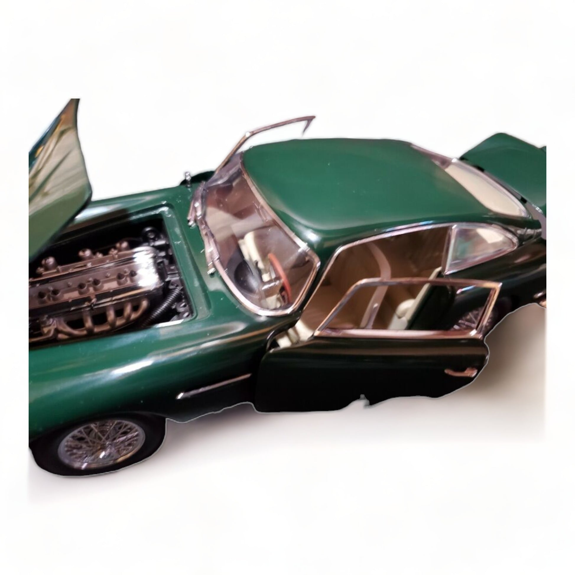 1/18 Diecast Aston Martin DB5 Green AUTOart Scale Model Car