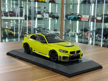 BMW M2 Performance Parts 2024 (G87) – 1:18 Dealer Edition Diecast Model Sao Paulo Yellow Full Opening