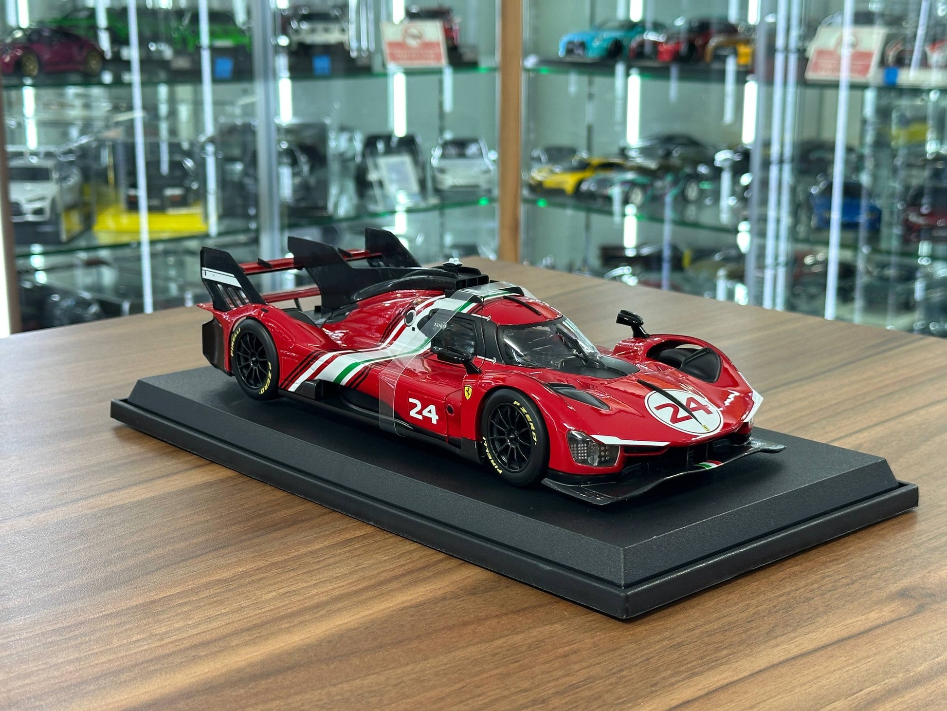 Ferrari 499P Modificata #24 – Red/White – 1:18 Metal Diecast Model – Bburago