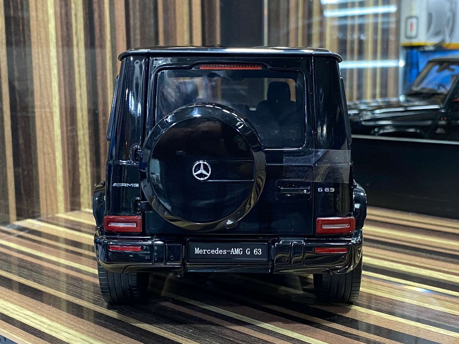 1/18 Diecast  Mercedes-Benz G-63 AMG Black by Almost Real