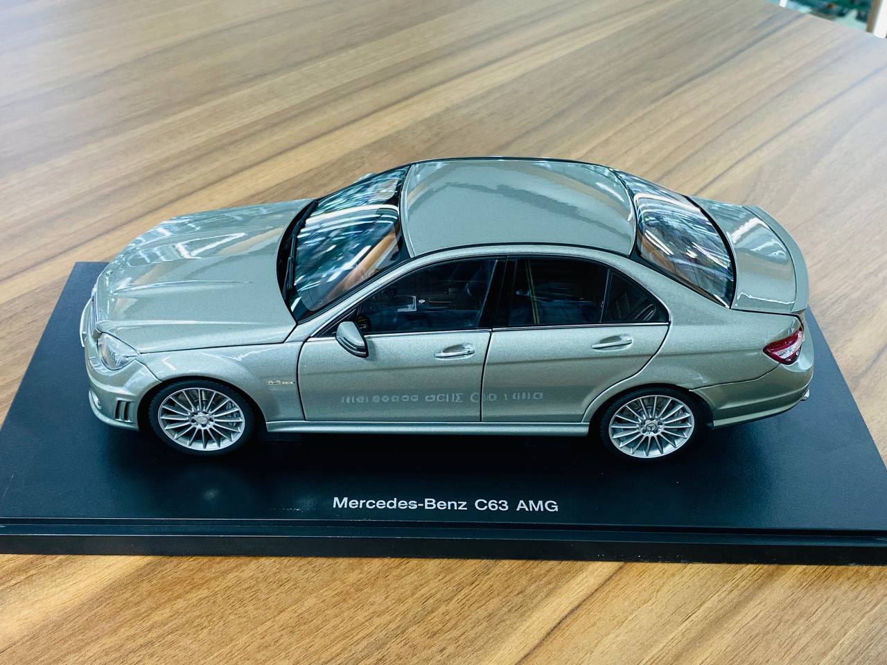 1/18 Diecast AUTOart Millennium Mercedes-Benz C63 AMG - Grey (Leather Seats)