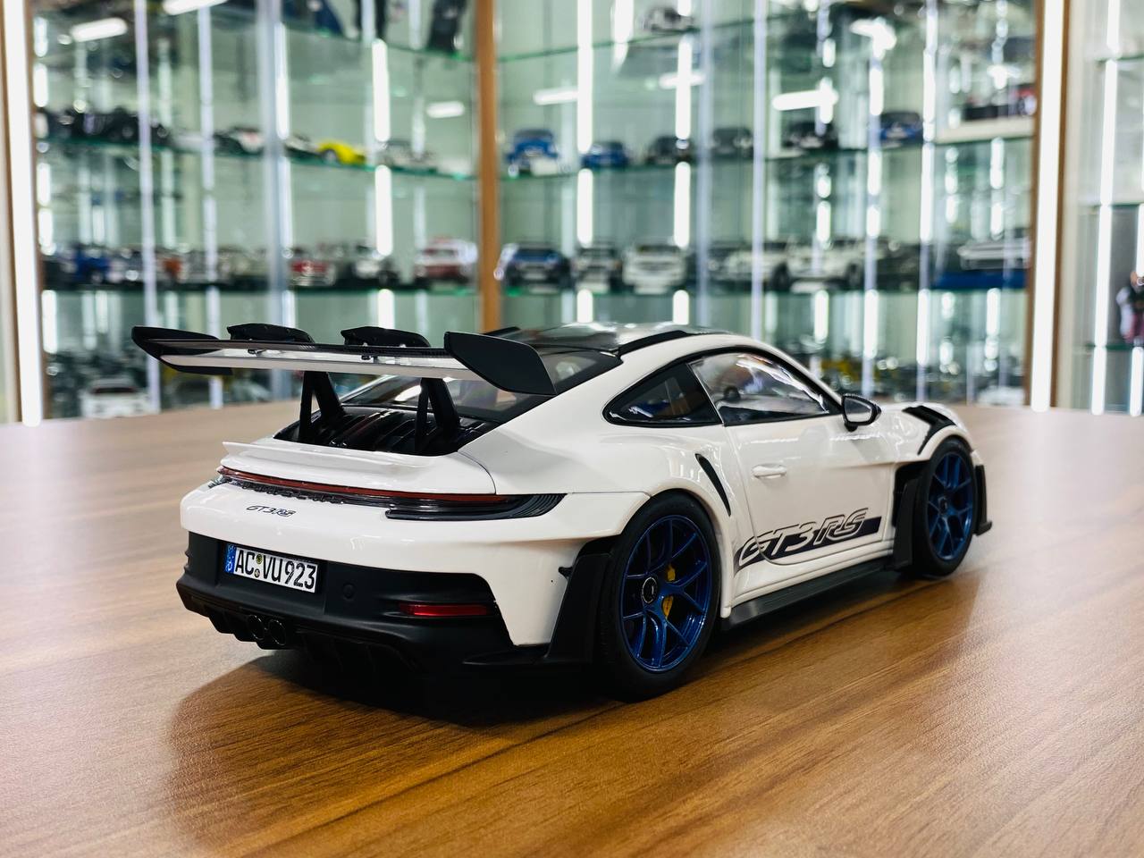 1/18 Diecast - Norev Porsche 911 (992) GT3 RS Weissach Package (2022)
