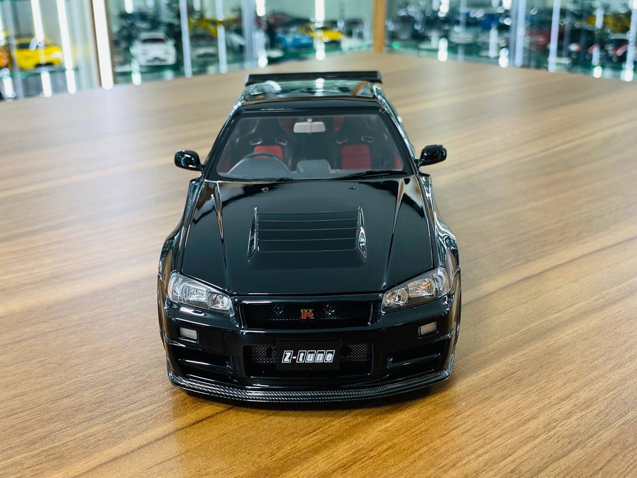 1/18 Motor Helix Nissan Skyline GT-R R34 Z-Tune Nismo