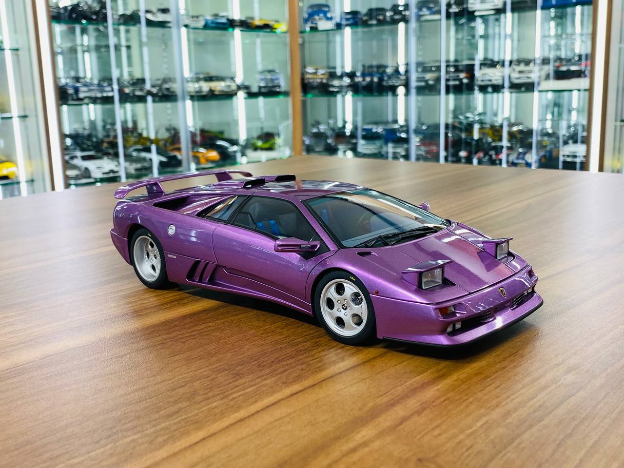 1/18 Diecast AUTOart Lamborghini Diablo SE30 in Purple