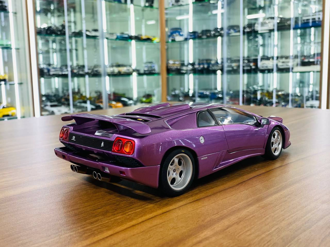 1/18 Diecast AUTOart Lamborghini Diablo SE30 in Purple