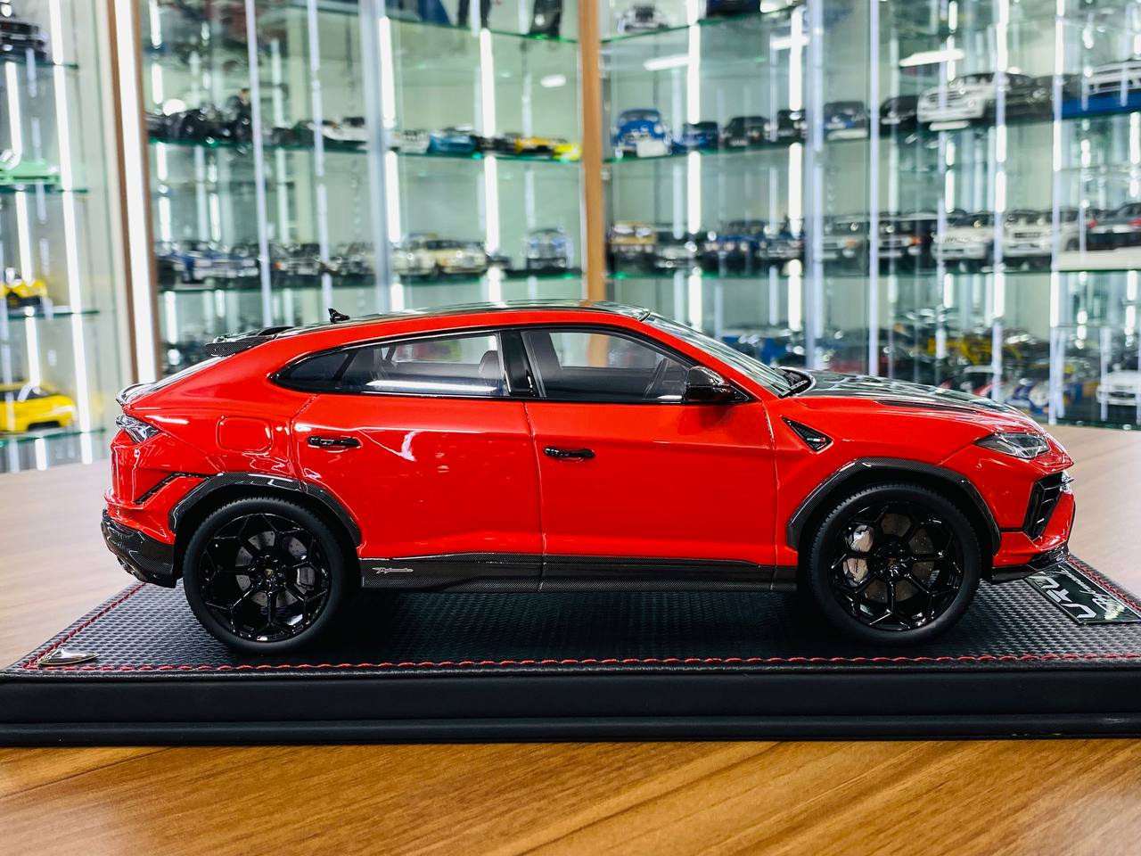 1/18 Resin Model MR Collection Lamborghini Urus Performante - Rosso Arancio