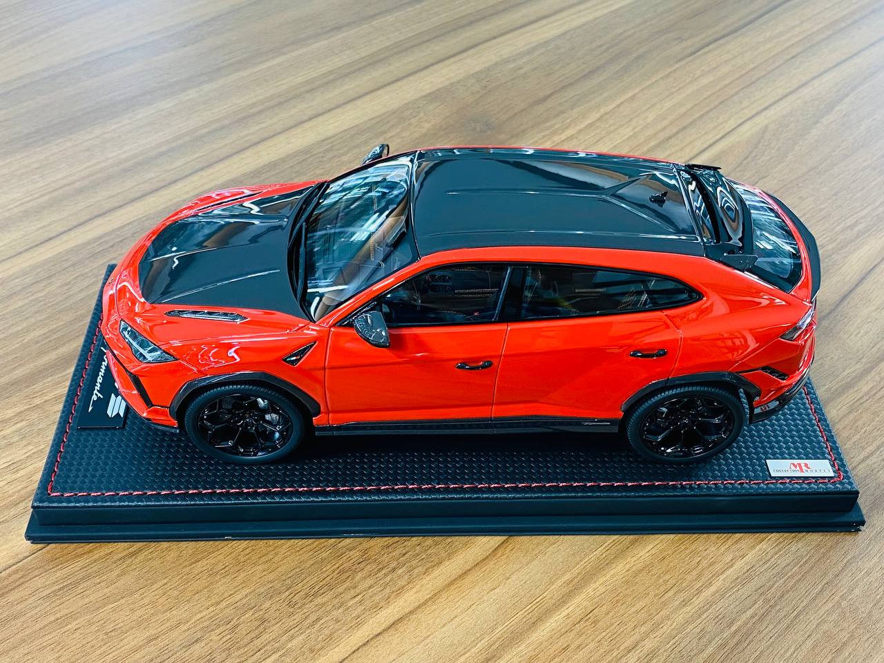 1/18 Resin Model MR Collection Lamborghini Urus Performante - Rosso Arancio