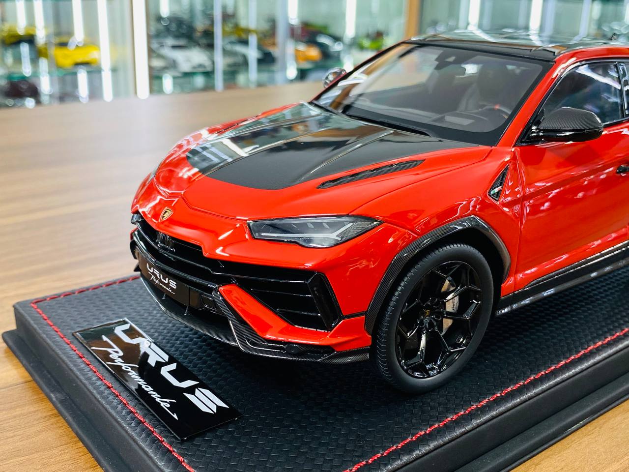 1/18 Resin Model MR Collection Lamborghini Urus Performante - Rosso Arancio