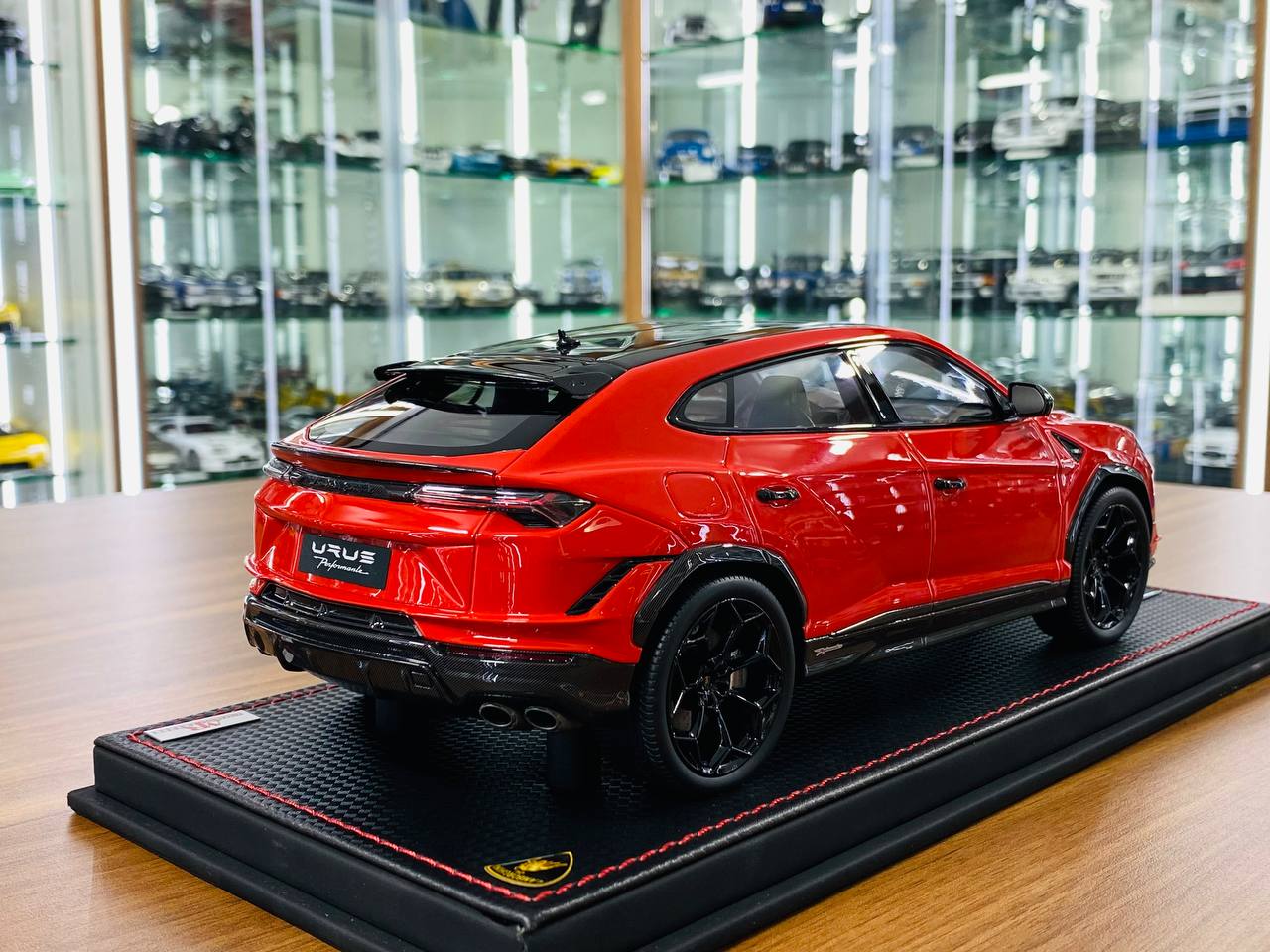 1/18 Resin Model MR Collection Lamborghini Urus Performante - Rosso Arancio