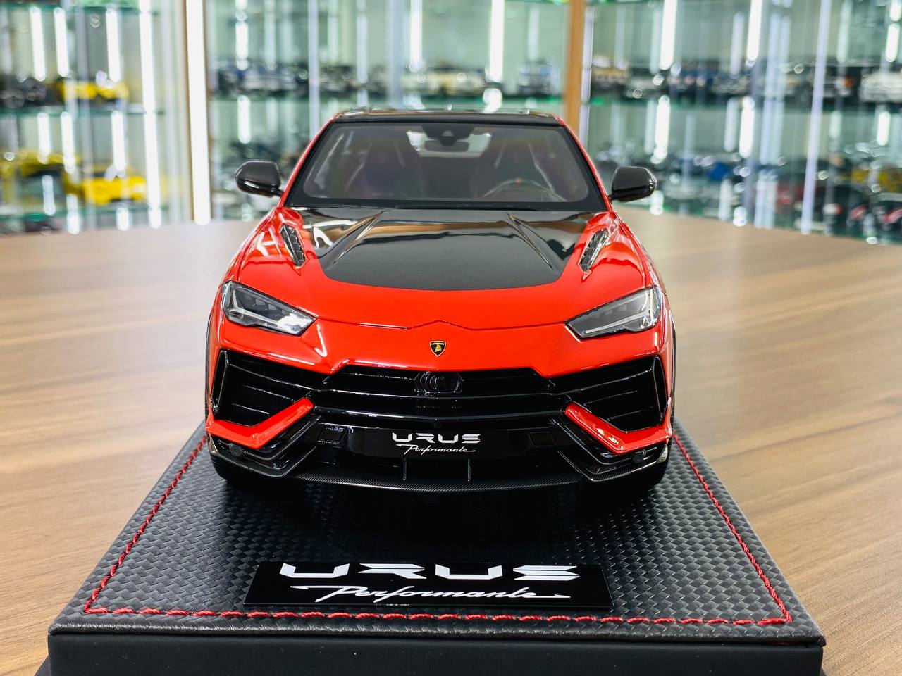 1/18 Resin Model MR Collection Lamborghini Urus Performante - Rosso Arancio
