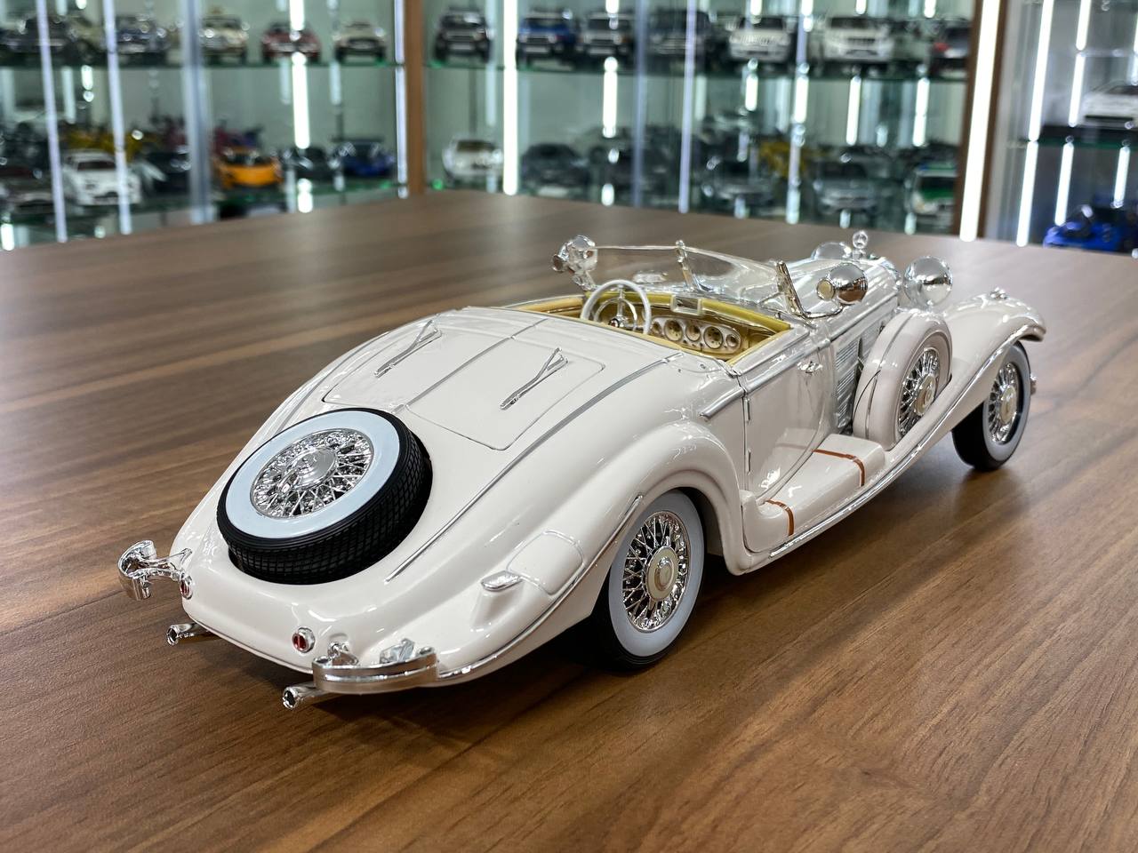 1/18 Diecast Maisto Premier Edition Mercedes Benz 500K Typ Special roadster 1936