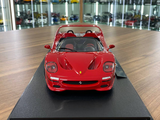Ferrari F50 GT Rouge échelle 1/18 - Fujimi Résine - Modèle De Collection TSM11FJ001