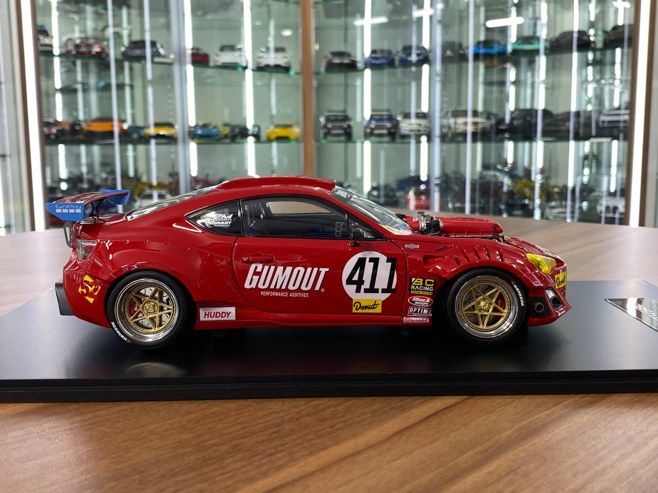 1/18 Diecast Toyota GT4586 411 Donut Red Model Car