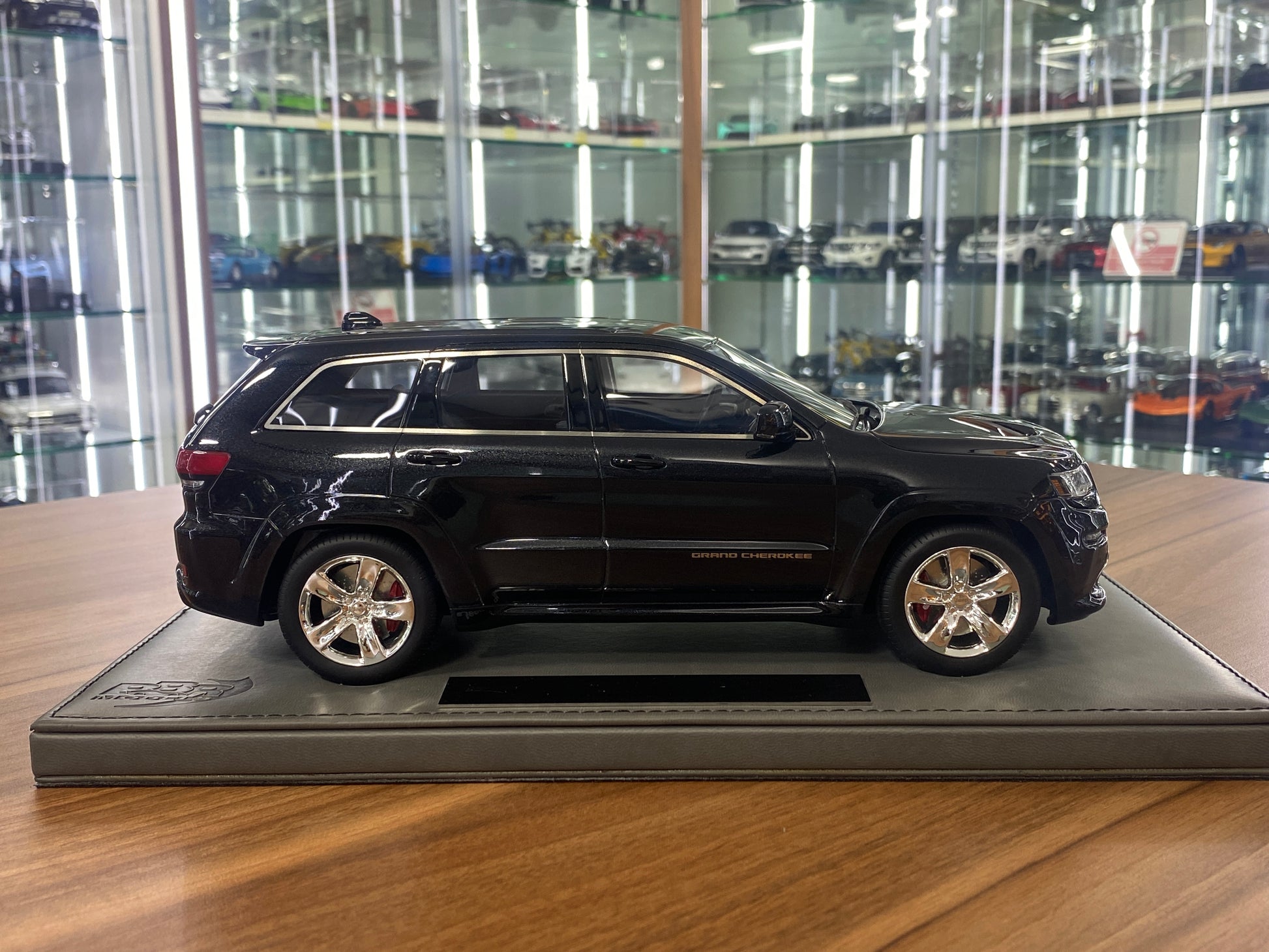 1/18 Resin Jeep SRT Grand Cherokee TOP Marques & BBR | Black