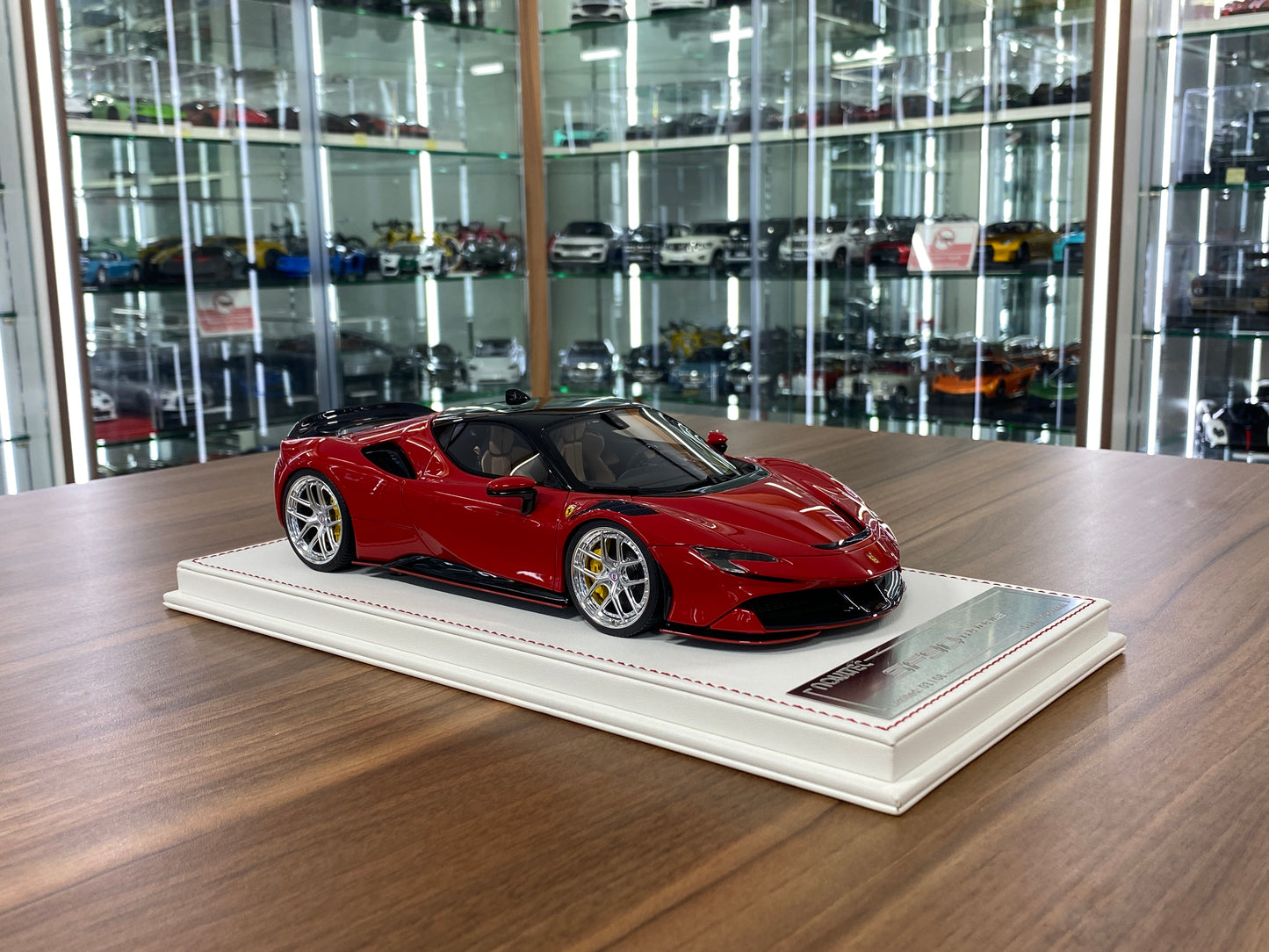 1/18 Davis & Giovanni Ferrari SF90 Stradale Novitec Rosso Corsa | Resin | Limited 8 pcs