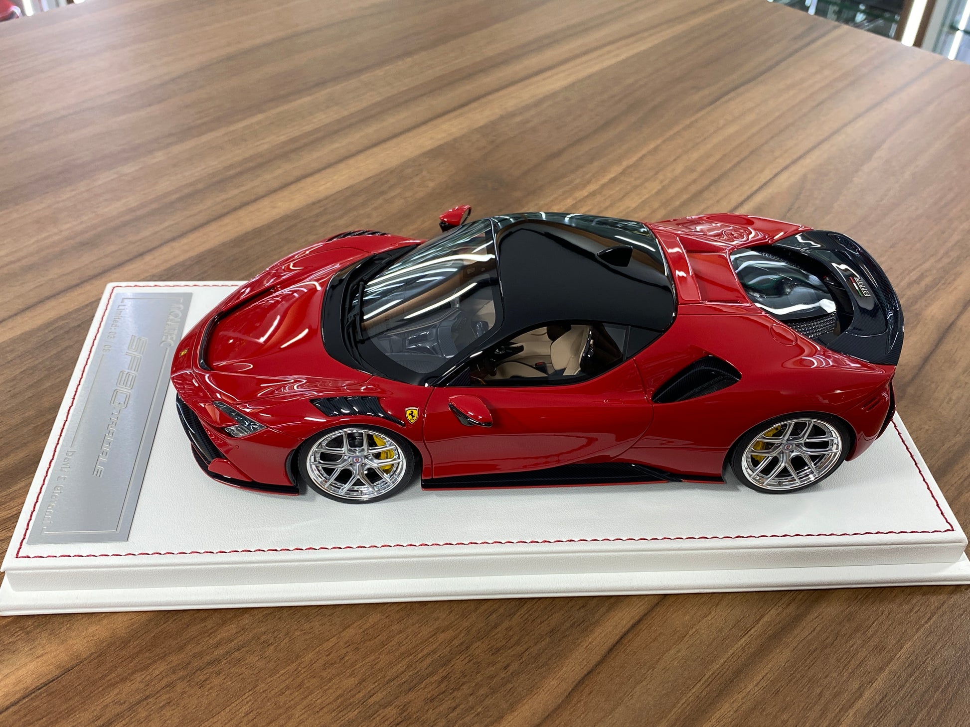 1/18 Davis & Giovanni Ferrari SF90 Stradale Novitec Rosso Corsa | Resin | Limited 8 pcs