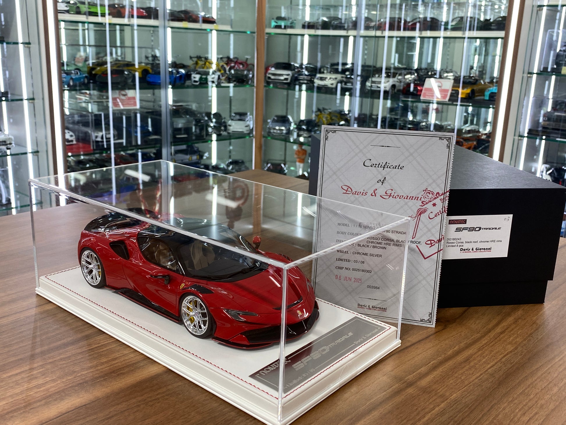 1/18 Davis & Giovanni Ferrari SF90 Stradale Novitec Rosso Corsa | Resin | Limited 8 pcs