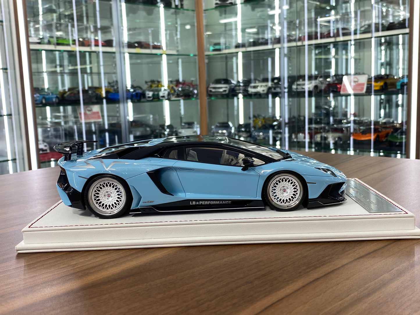 1/18 Resin Davis & Giovanni Lamborghini AVENTADOR LP 720-4 SV LB Performance with Light blue metallic, carbon roof, white rims Limited Edition - 8 pcs