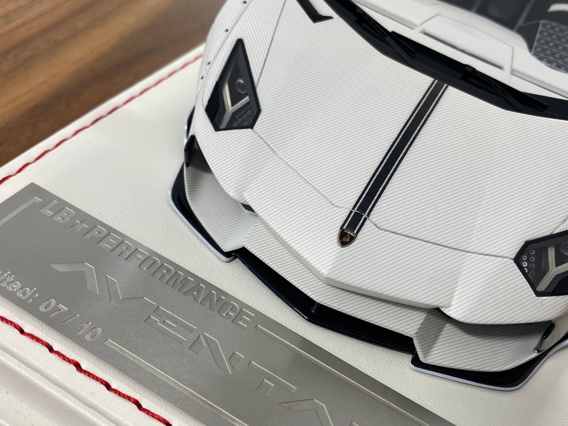 1/18 Resin Davis & Giovanni Lamborghini AVENTADOR LB Performance with White Carbon Fiber, black stripe Limited Edition - 10 pcs