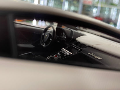 1/18 Resin Davis & Giovanni Lamborghini AVENTADOR LB Performance with White Carbon Fiber, black stripe Limited Edition - 10 pcs