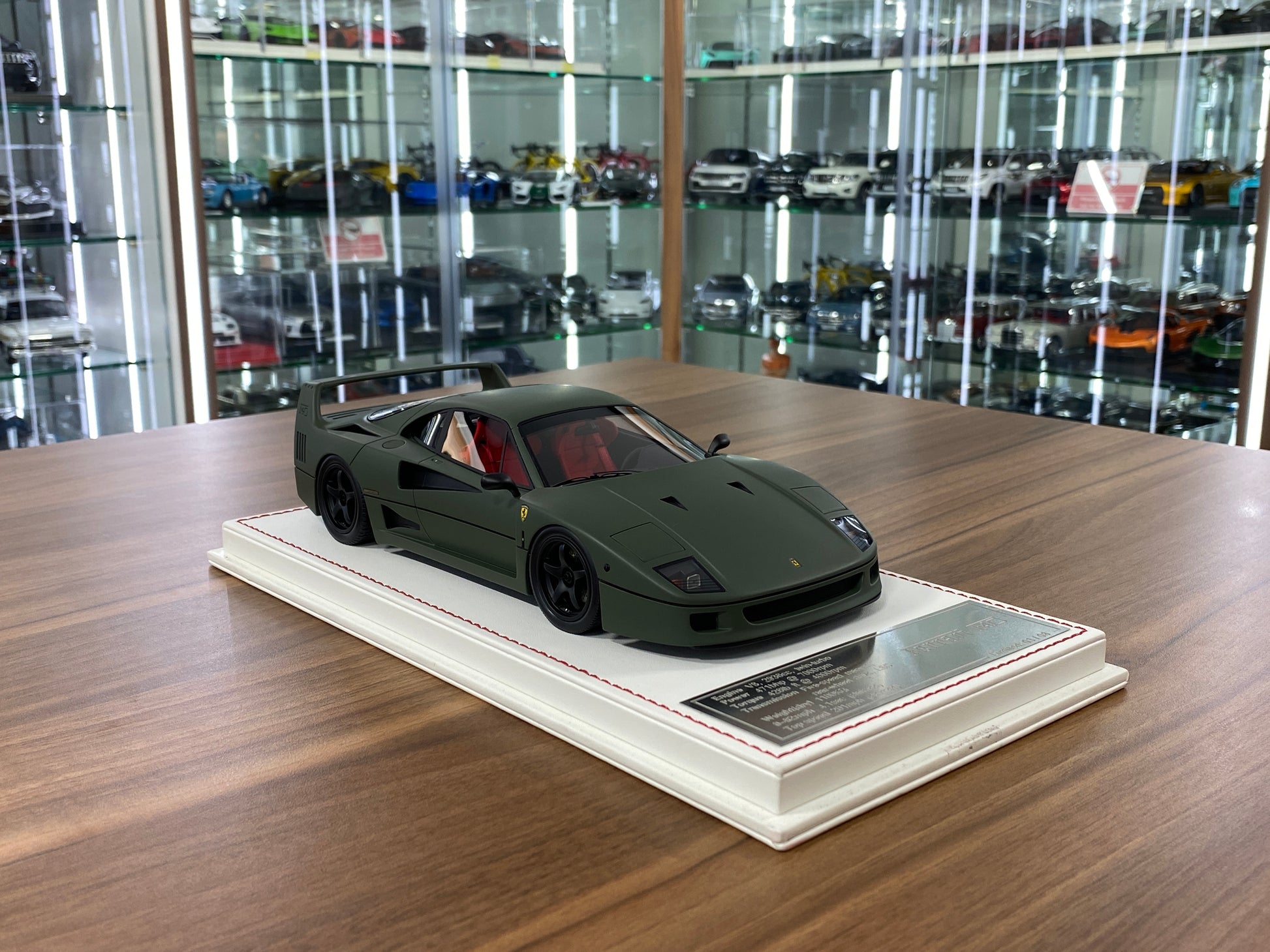 1/18 Resin Model Davis & Giovanni Ferrari F40 Military green, black/red interior Limited to 8 Pcs.