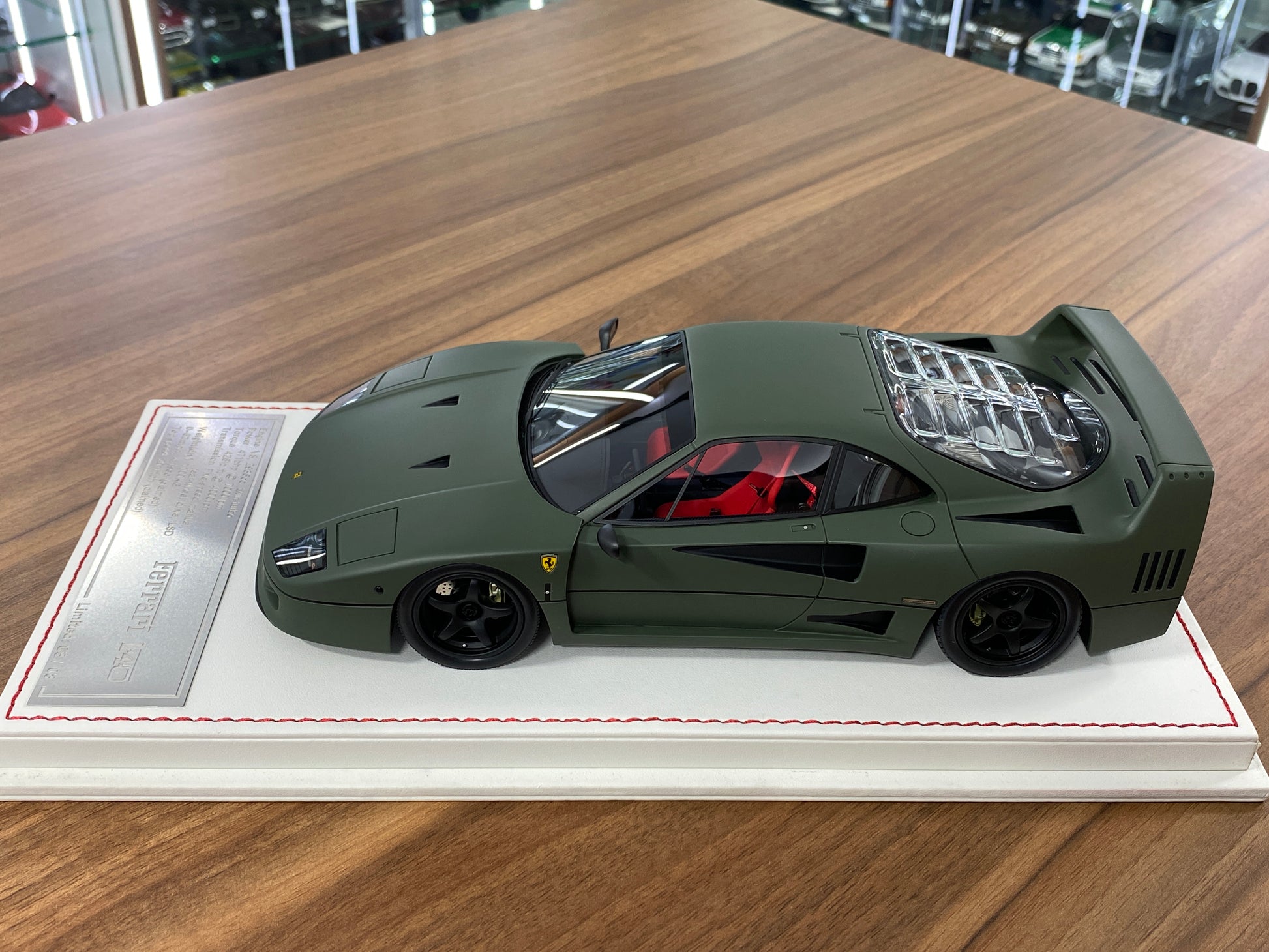 1/18 Resin Model Davis & Giovanni Ferrari F40 Military green, black/red interior Limited to 8 Pcs.