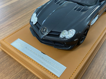 1/18 Resin IVY Models - Mercedes-Benz SLR McLaren 722 in Striking Full Carbon