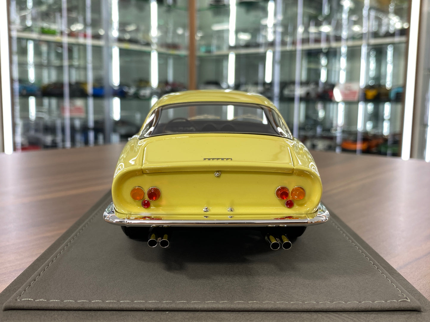 1/18 Ferrari 250 GT Lusso Paris Motor Show 1962 – S/N 3849 GT Yellow | BBR Models Resin | Limited to 129 Pieces