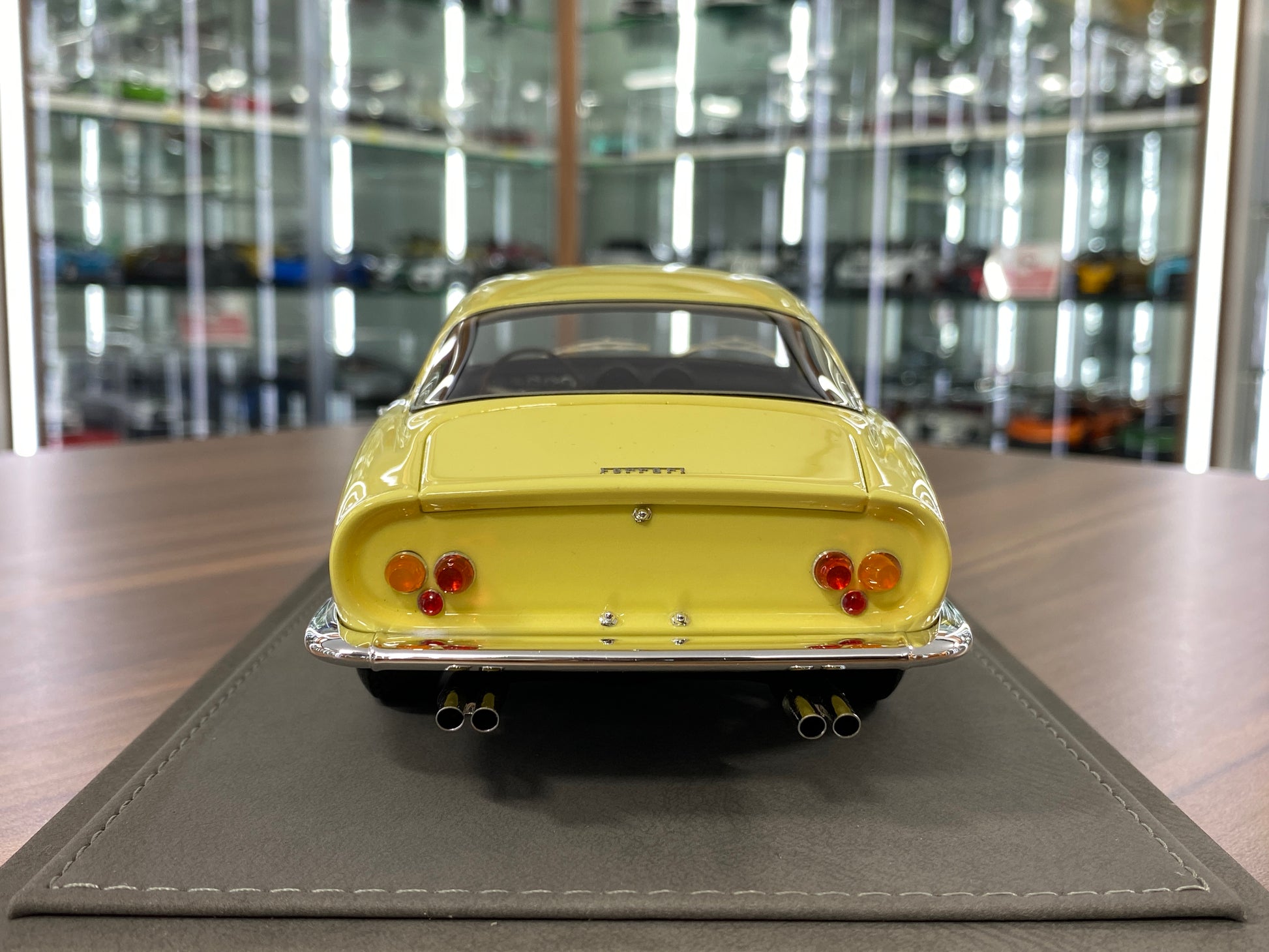 1/18 Ferrari 250 GT Lusso Paris Motor Show 1962 – S/N 3849 GT Yellow | BBR Models Resin | Limited to 129 Pieces