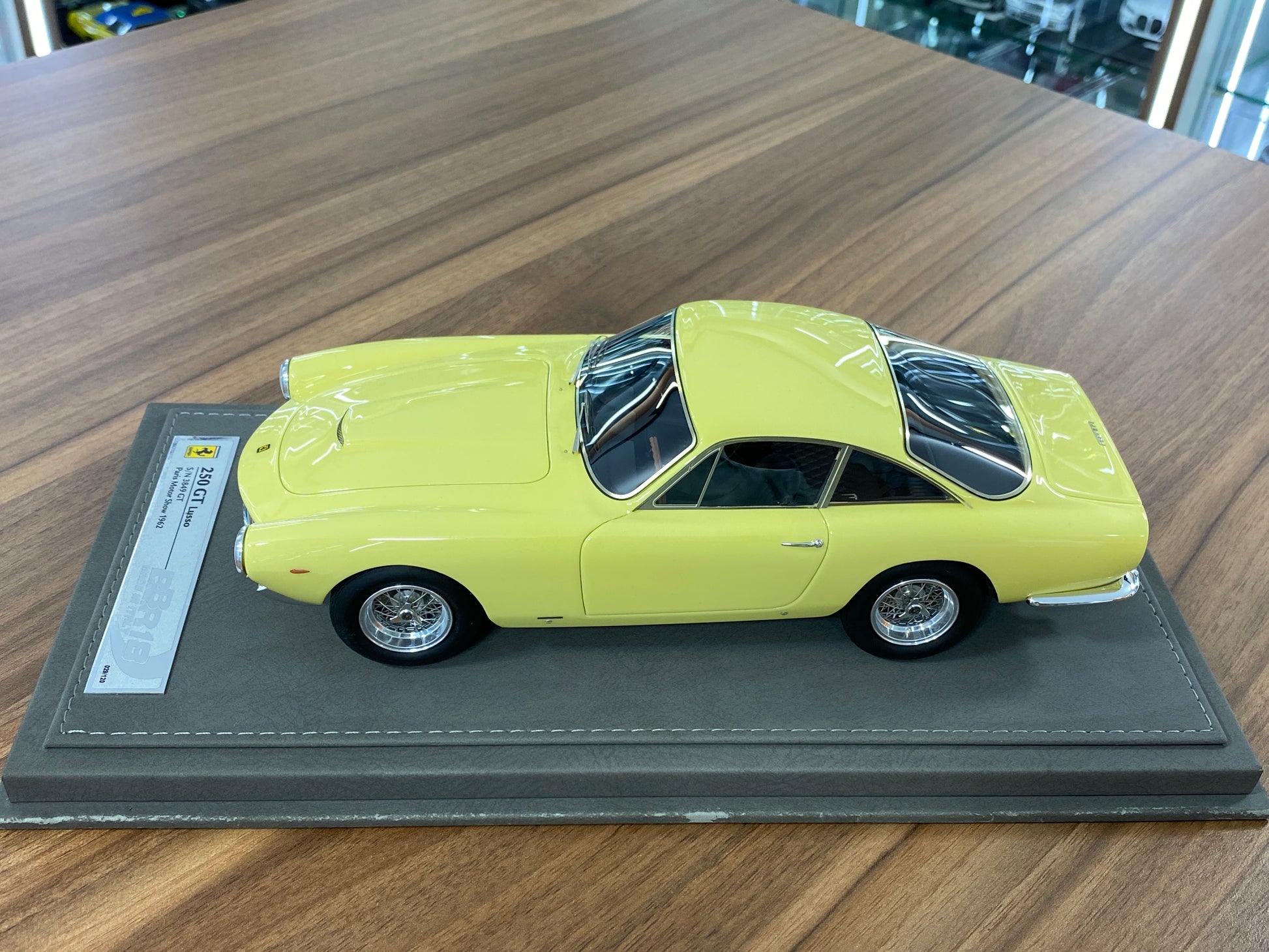 1/18 Ferrari 250 GT Lusso Paris Motor Show 1962 – S/N 3849 GT Yellow | BBR Models Resin | Limited to 129 Pieces