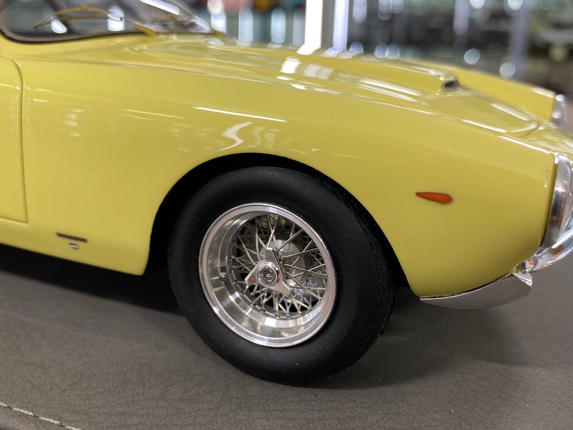 1/18 Ferrari 250 GT Lusso Paris Motor Show 1962 – S/N 3849 GT Yellow | BBR Models Resin | Limited to 129 Pieces