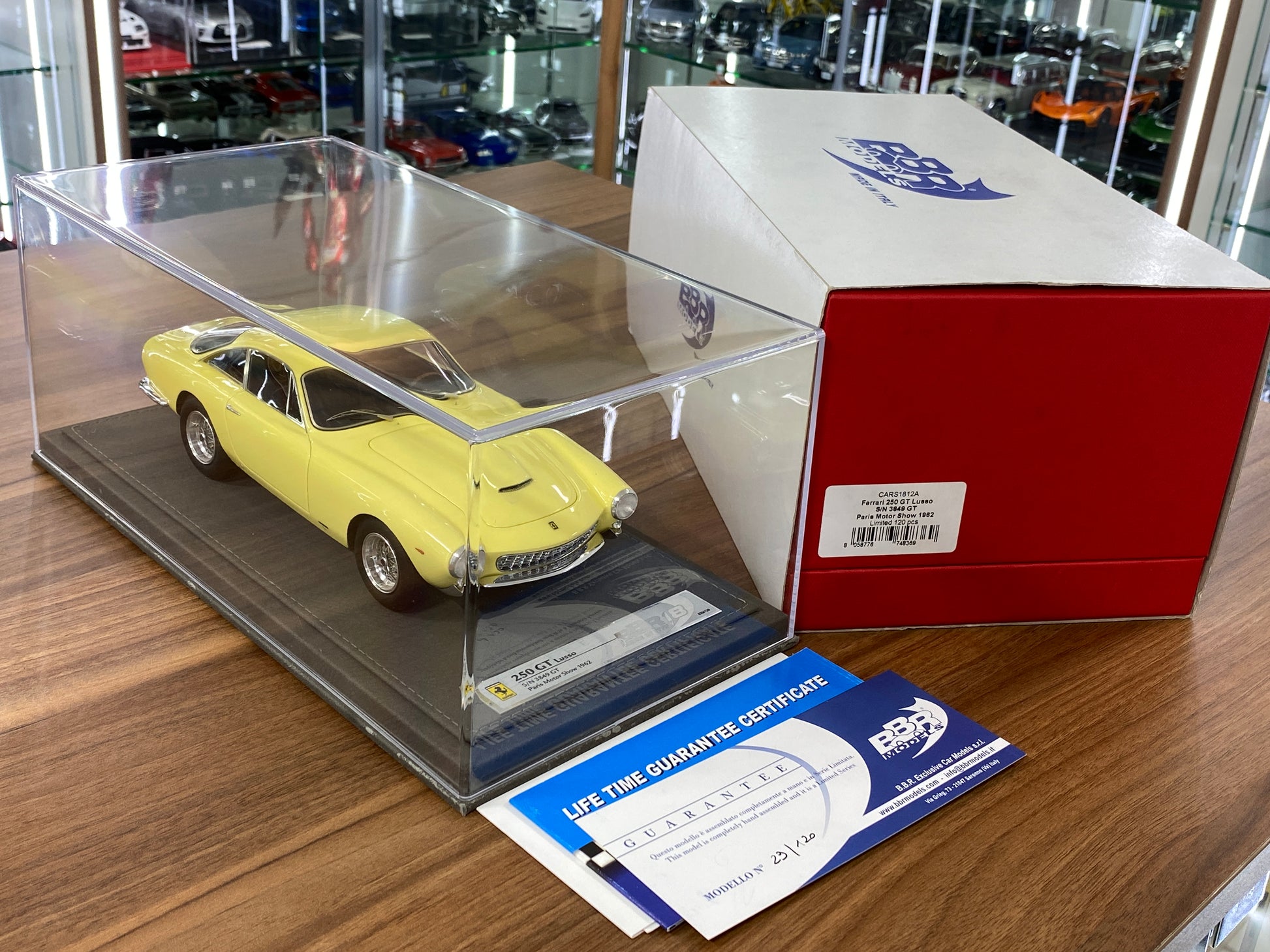 1/18 Ferrari 250 GT Lusso Paris Motor Show 1962 – S/N 3849 GT Yellow | BBR Models Resin | Limited to 129 Pieces