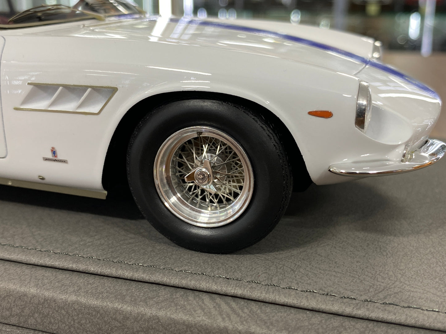 1/18 Ferrari 500 Superfast Series II S/N6307 SF 1965 – White , Blue Stripes | BBR Models Resin | Limited to 72 Pieces