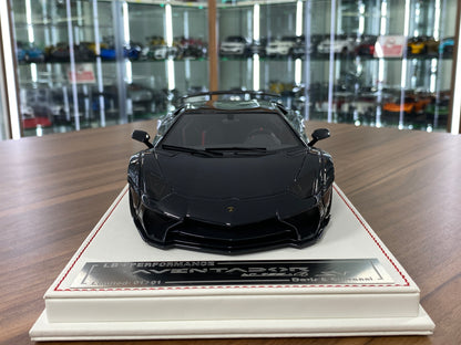 1/18 Lamborghini Aventador LP700/4 SV LB Performance – Resin | Carbon/White | Davis & Giovanni | 1 of 1