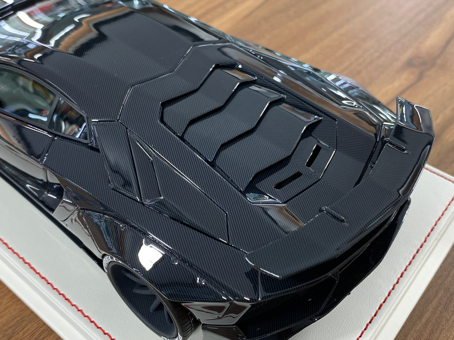 1/18 Lamborghini Aventador LP700/4 SV LB Performance – Resin | Carbon/White | Davis & Giovanni | 1 of 1