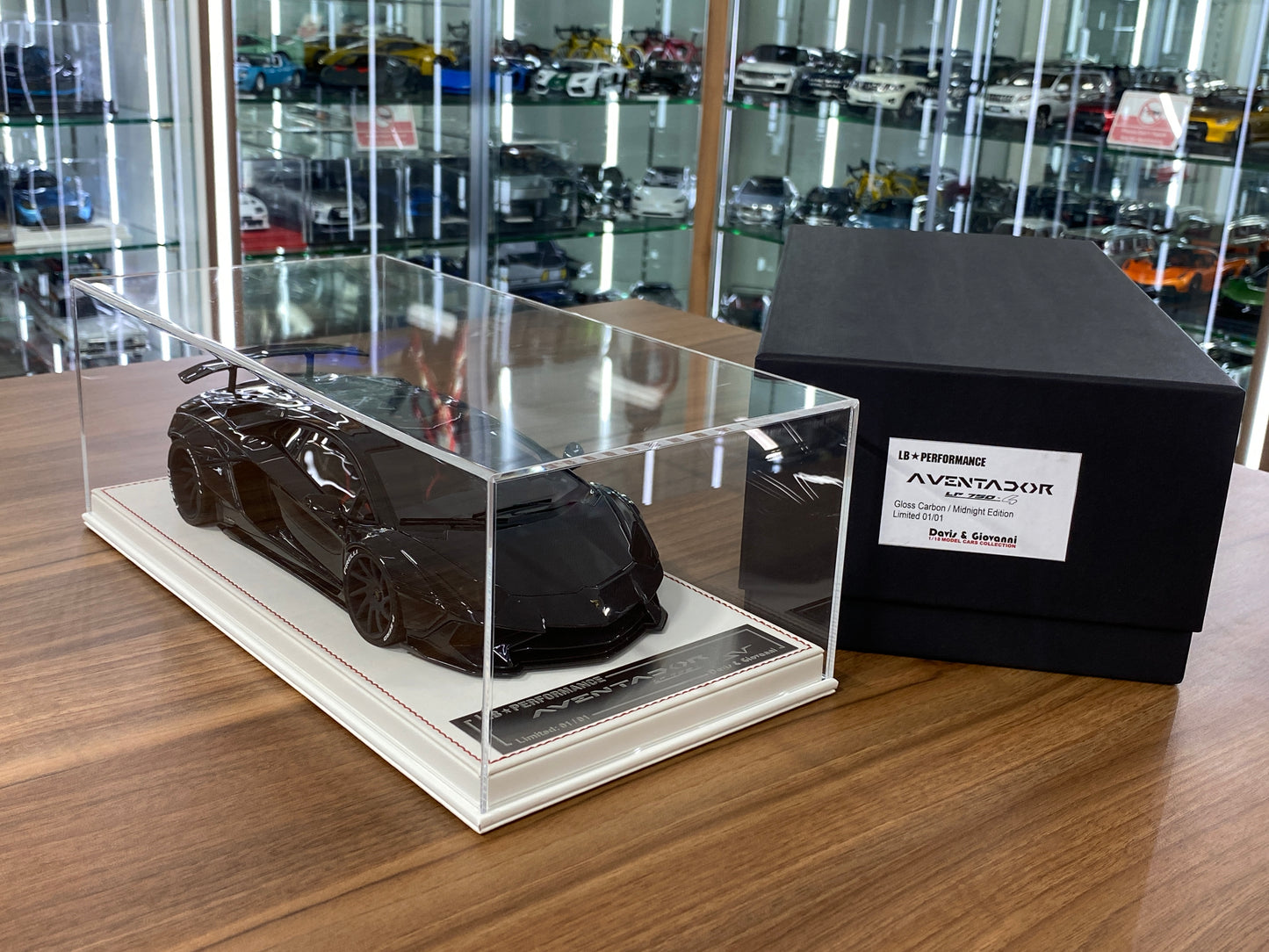 1/18 Lamborghini Aventador LP700/4 SV LB Performance – Resin | Carbon/White | Davis & Giovanni | 1 of 1