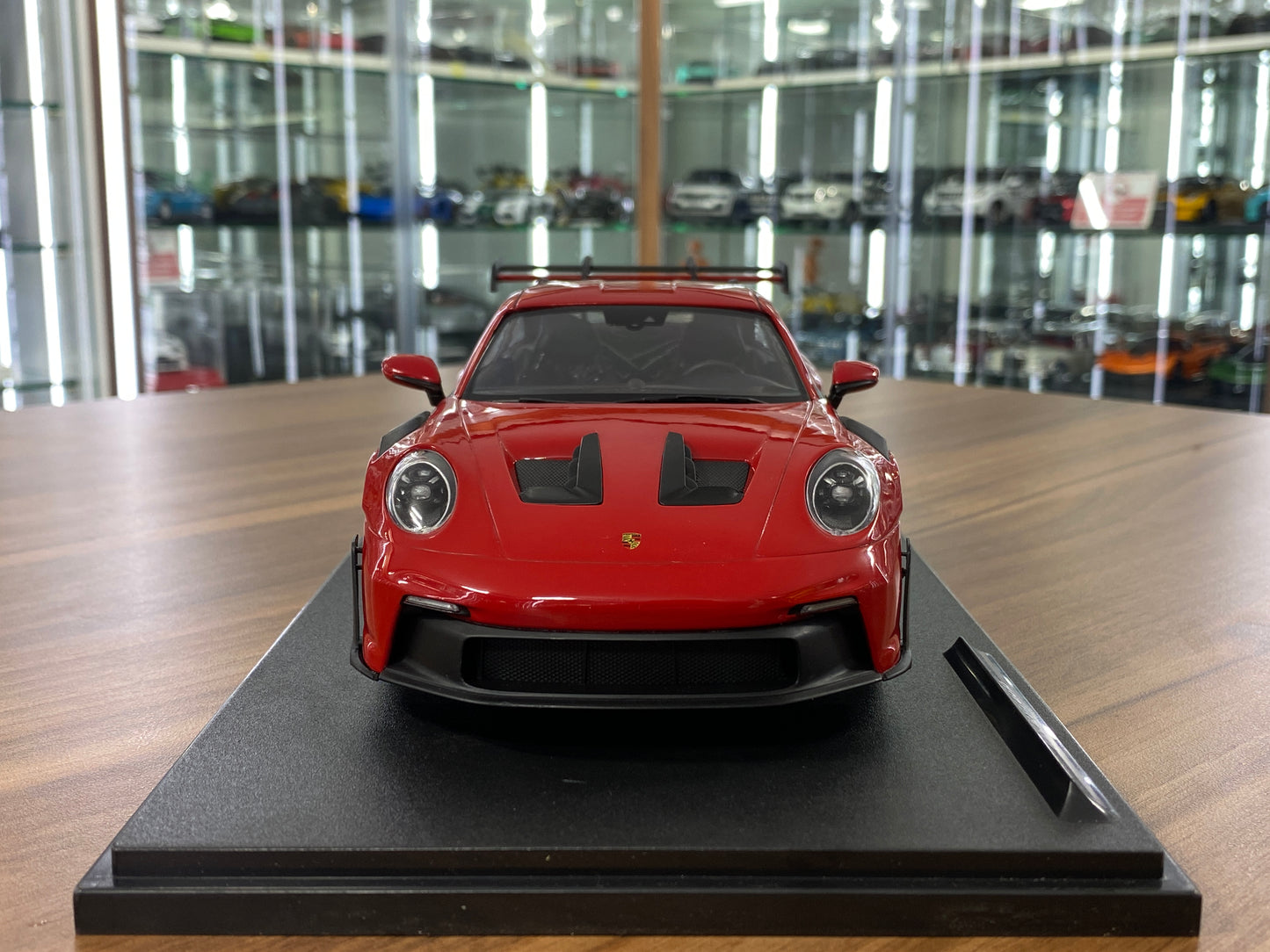 1/18 Diecast Porsche 911 (992) GT3 RS 2024 in Guard Red | Solido