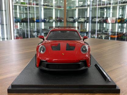 1/18 Diecast Porsche 911 (992) GT3 RS 2024 in Guard Red | Solido