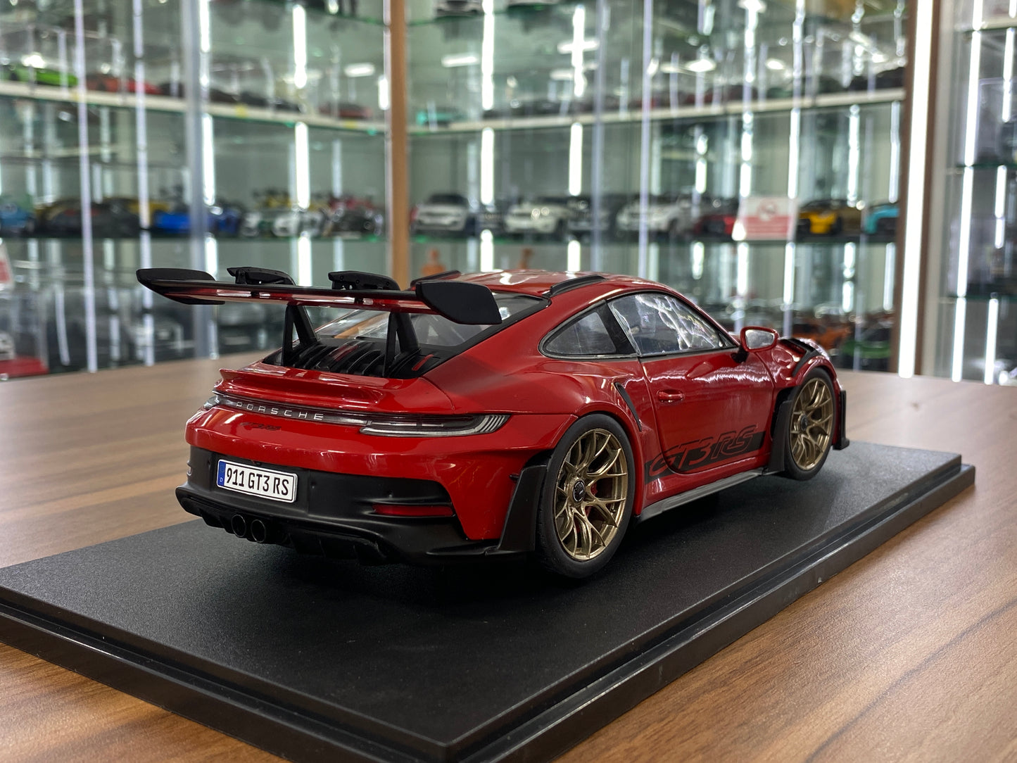 1/18 Diecast Porsche 911 (992) GT3 RS 2024 in Guard Red | Solido
