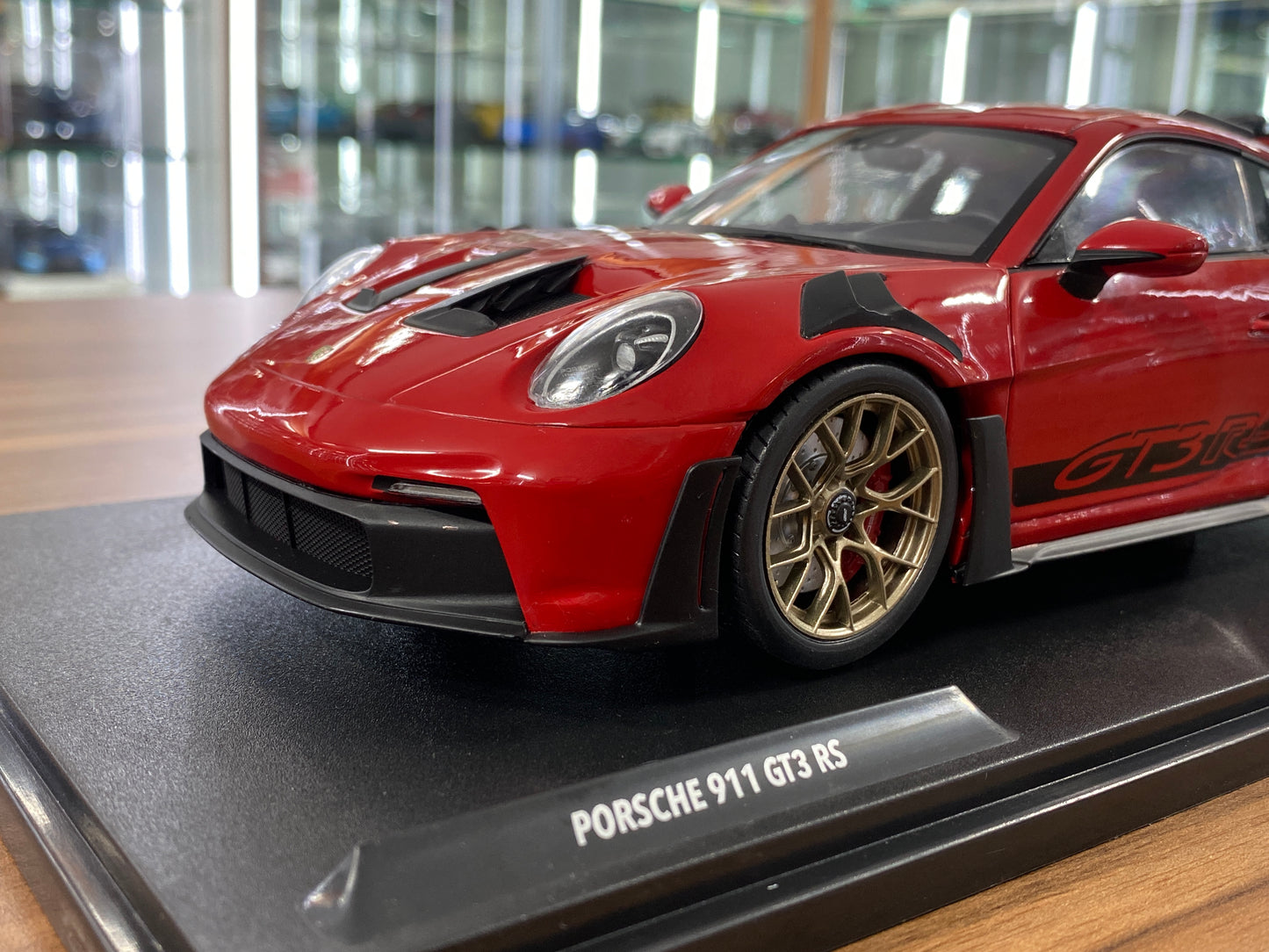 1/18 Diecast Porsche 911 (992) GT3 RS 2024 in Guard Red | Solido