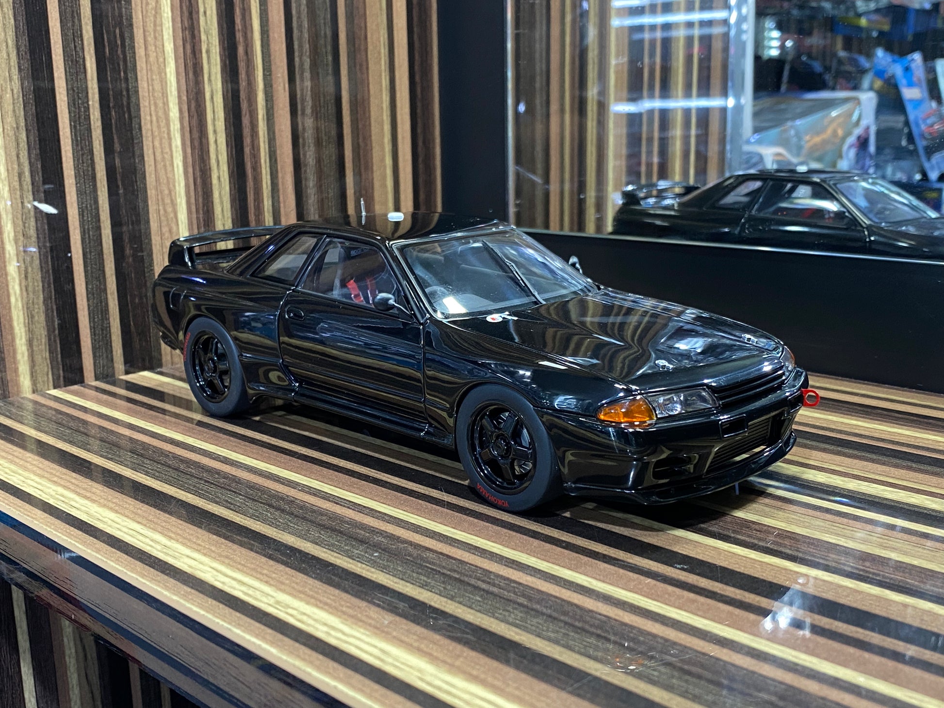 Autoart Nissan Skyline GT-R R32 - 1/18 Diecast Model, All Opening - Bl ...