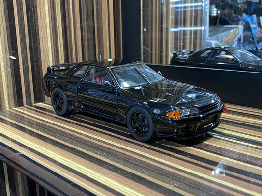 Autoart Nissan Skyline GT-R R32  - 1/18 Diecast Model, All Opening - Black