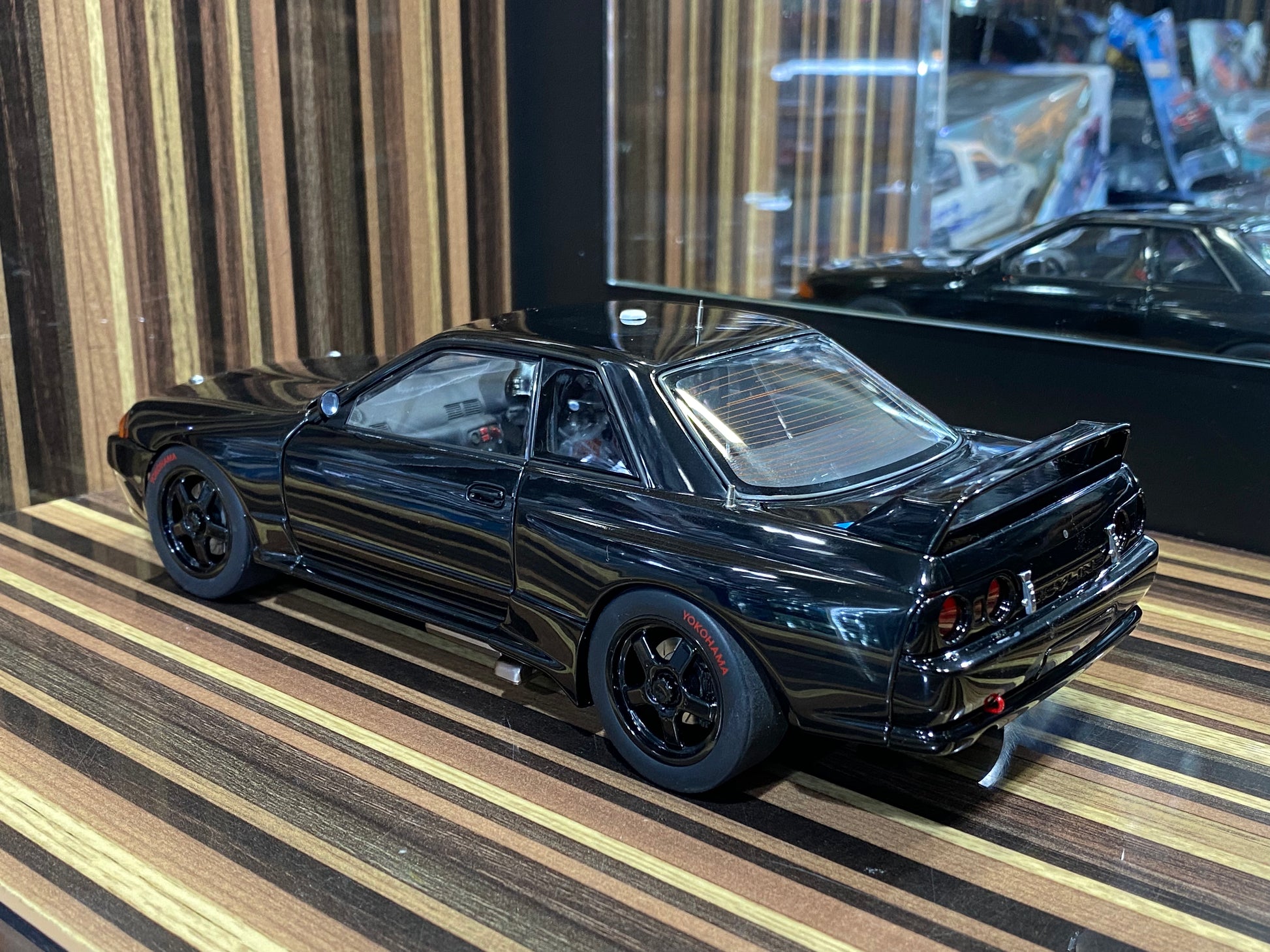 Autoart Nissan Skyline GT-R R32 - 1/18 Diecast Model, All Opening - Bl ...