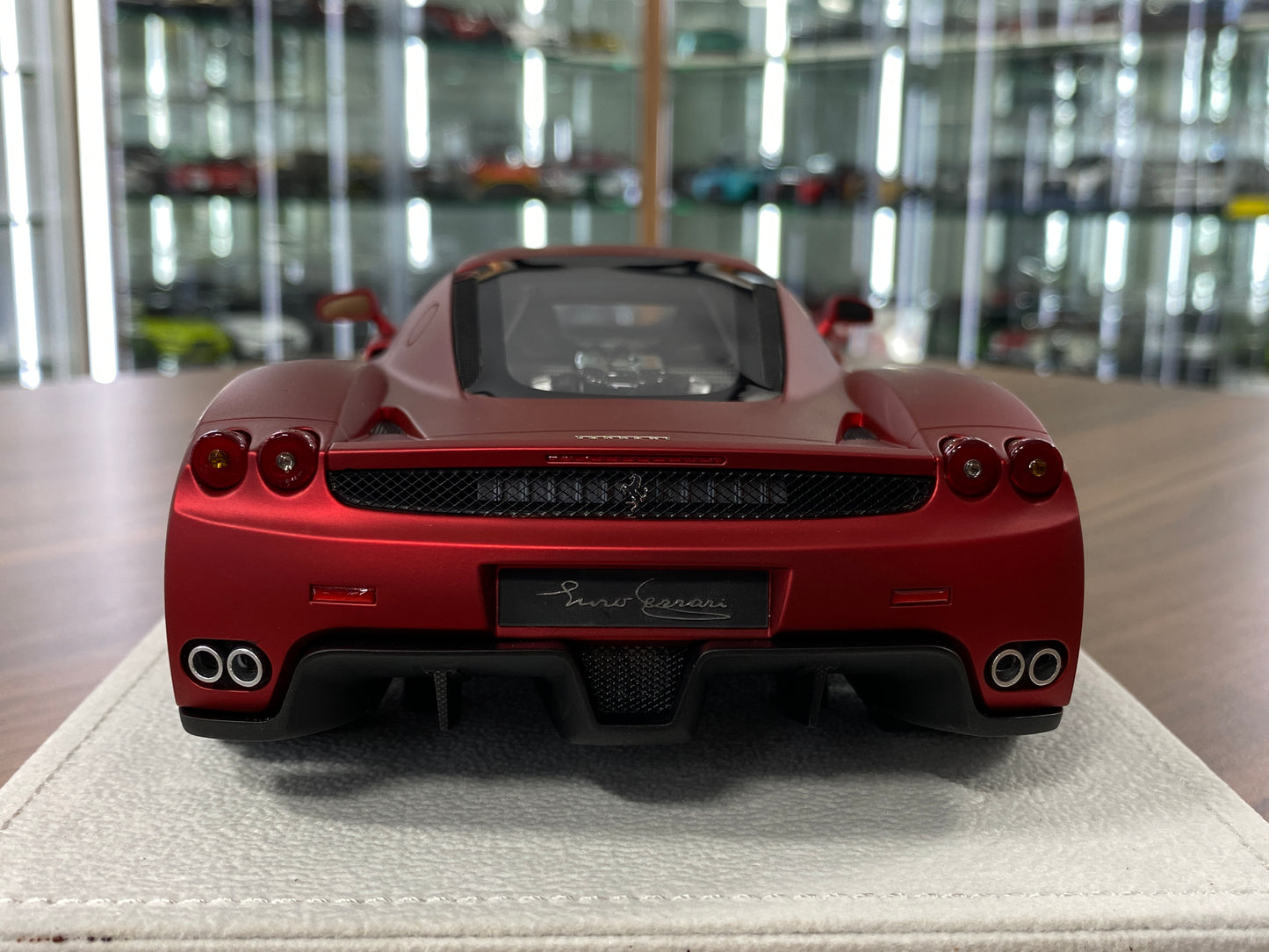 Exclusive Ferrari Enzo 1/18 Gavin Models|Limited Edition in Glossy Red