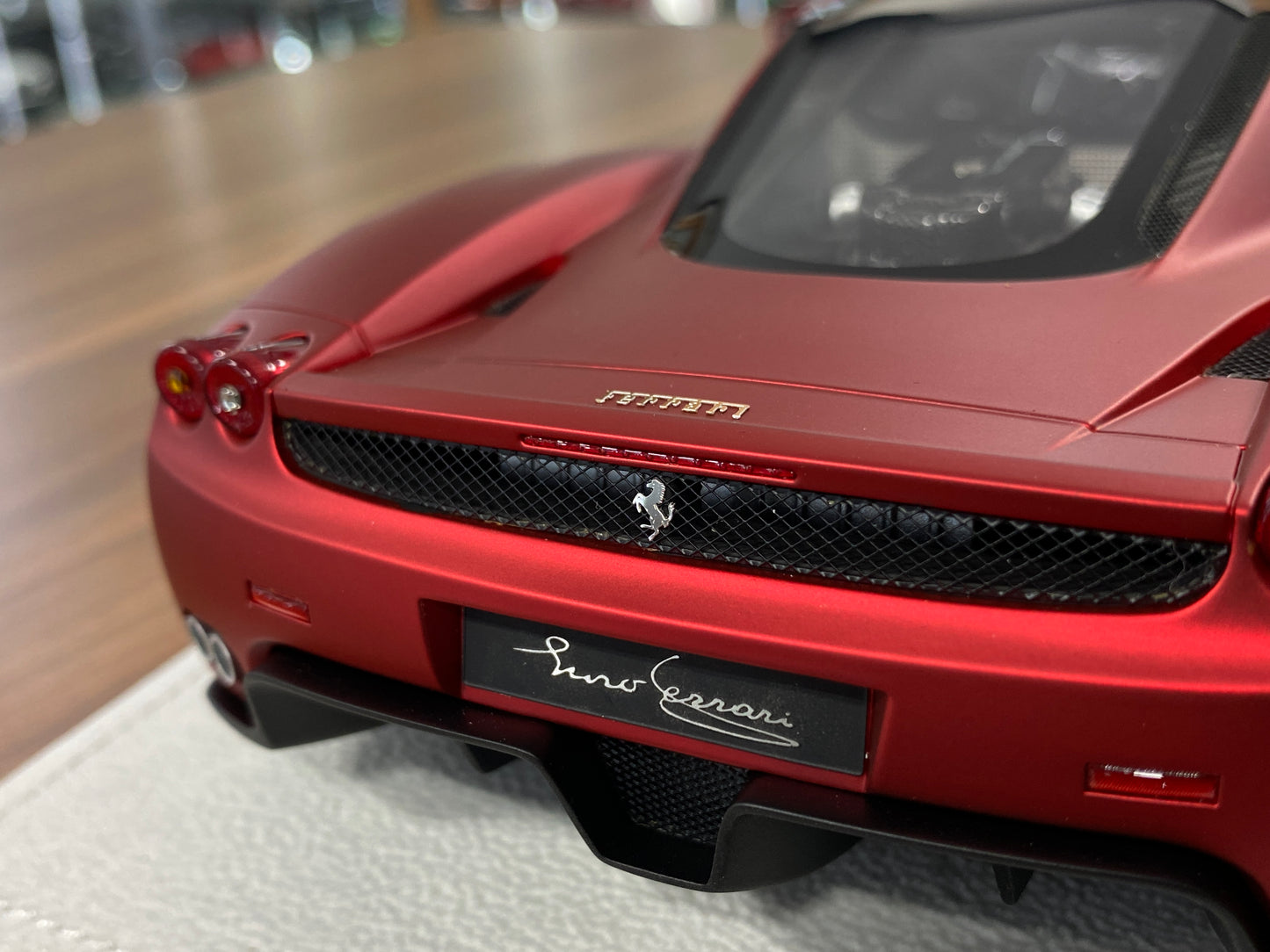 Exclusive Ferrari Enzo 1/18 Gavin Models|Limited Edition in Glossy Red