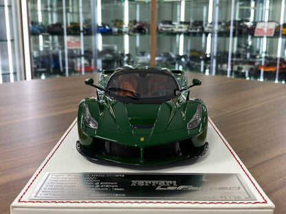 1/18 Ferrari LaFerrari by Davis & Giovanni  Metallic green, black roof
