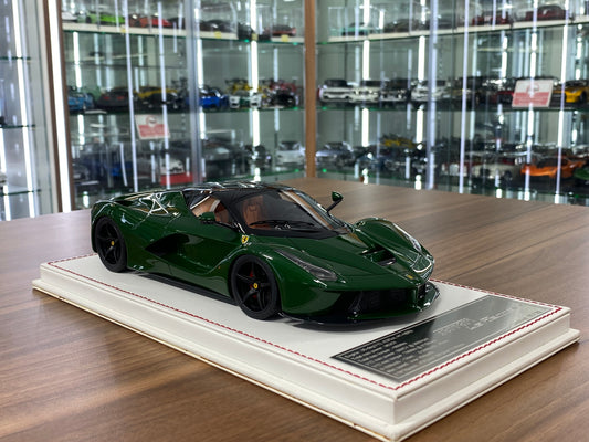 1/18 Ferrari LaFerrari by Davis & Giovanni  Metallic green, black roof
