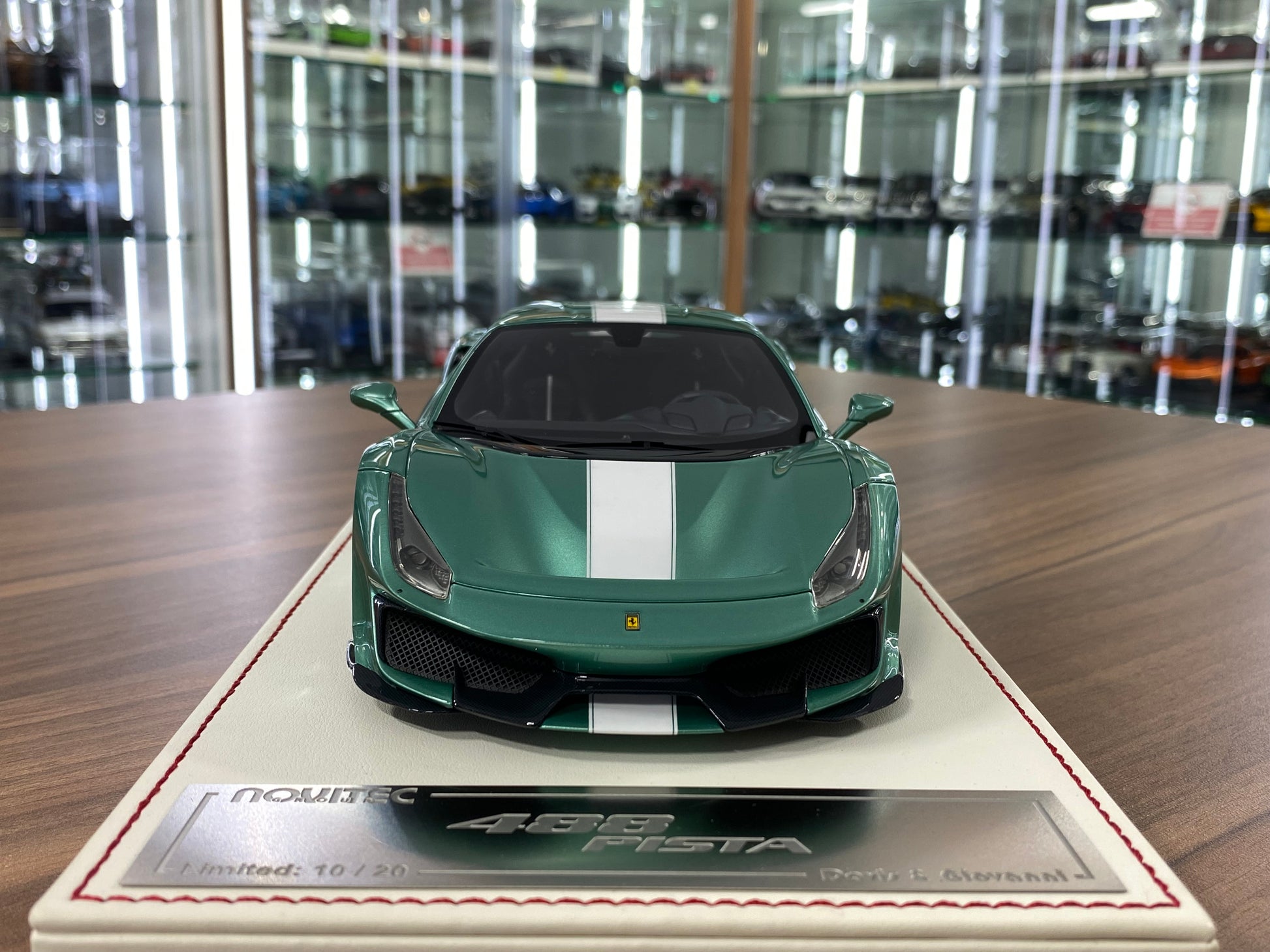 1/18 Resin Ferrari 488 Pista Metallic green, white stripe – Davis & Giovanni | Limited 20 pcs